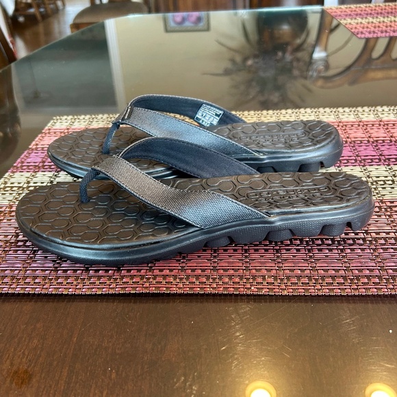 NIB Sketcher On The Go “Cove” Thong Sandals Size 10 - Picture 5 of 10
